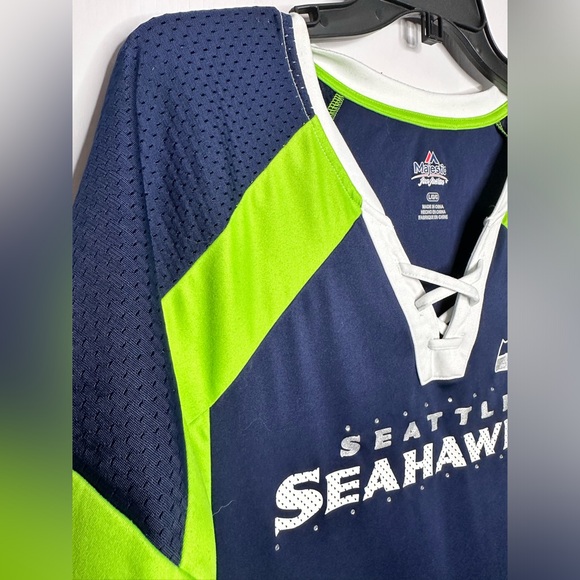 Seattle Seahawks women’s tee.  Size Large - Picture 5 of 7